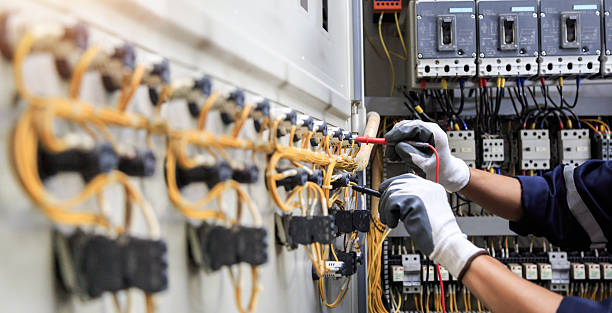 Professional Electrician technician working in Seminole, FL